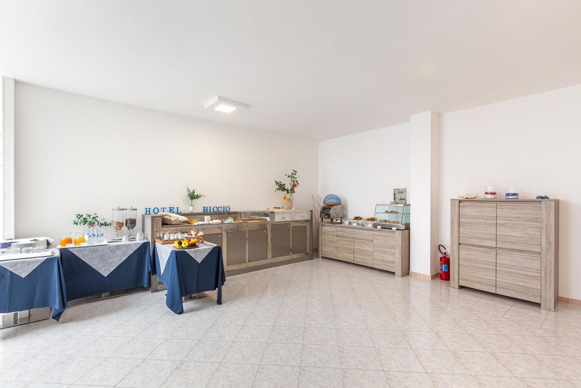 פורטו צ'זראו Hotel Il Riccio מראה חיצוני תמונה