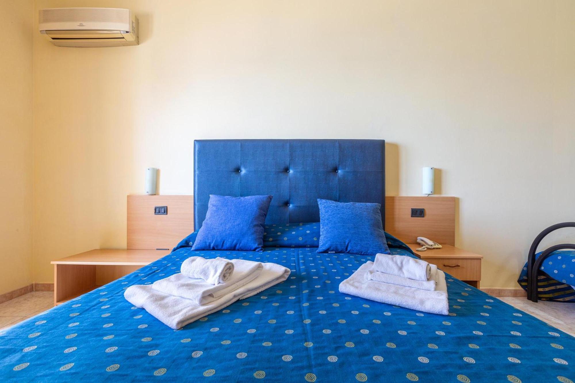 פורטו צ'זראו Hotel Il Riccio מראה חיצוני תמונה