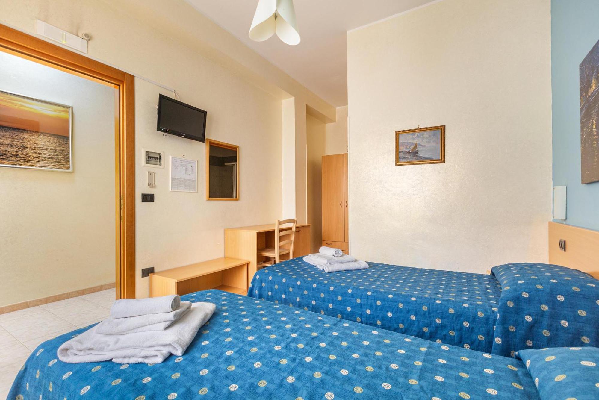 פורטו צ'זראו Hotel Il Riccio מראה חיצוני תמונה