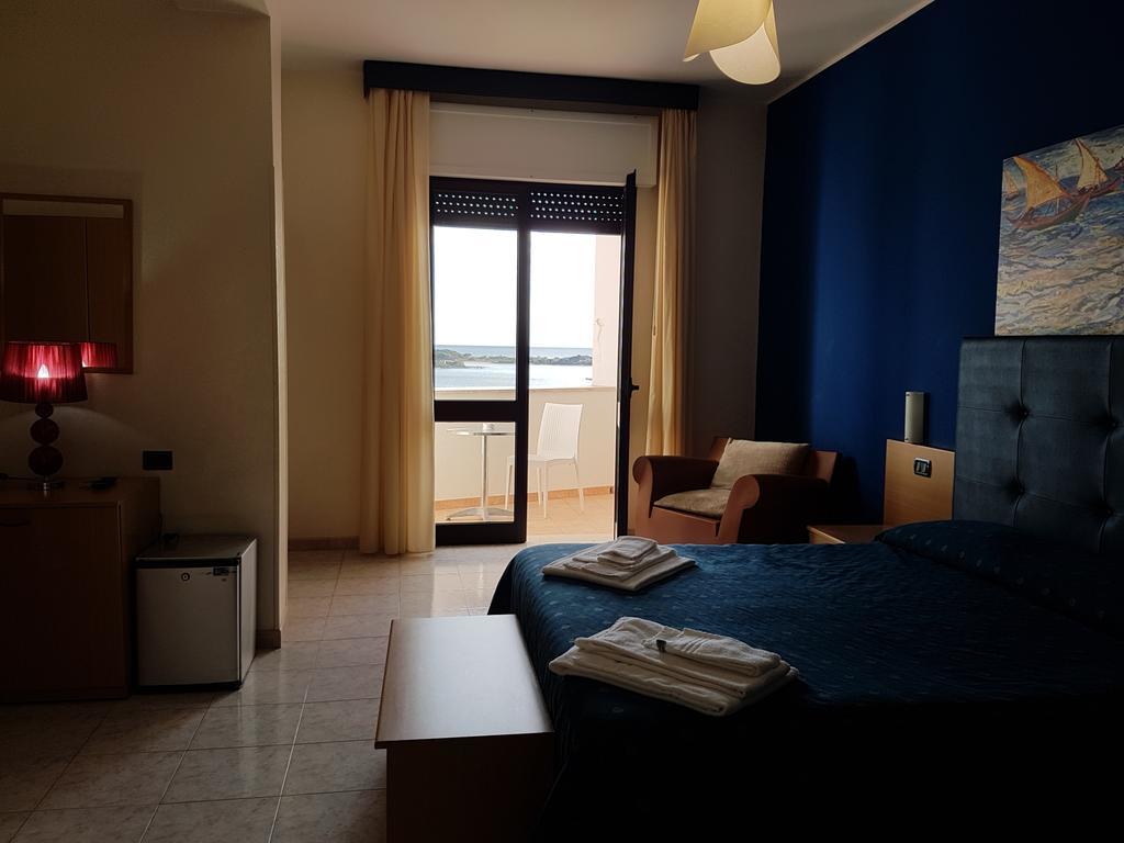 פורטו צ'זראו Hotel Il Riccio מראה חיצוני תמונה