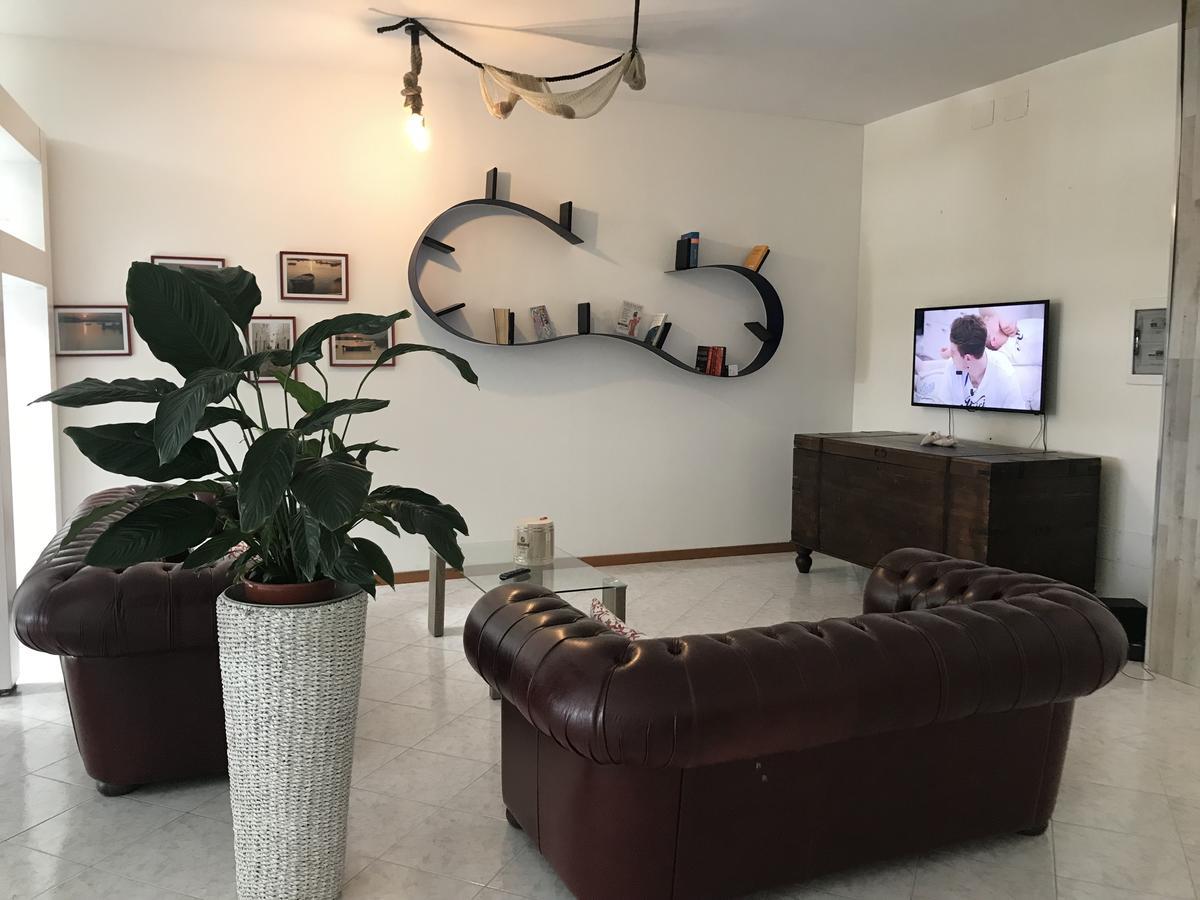 פורטו צ'זראו Hotel Il Riccio מראה חיצוני תמונה