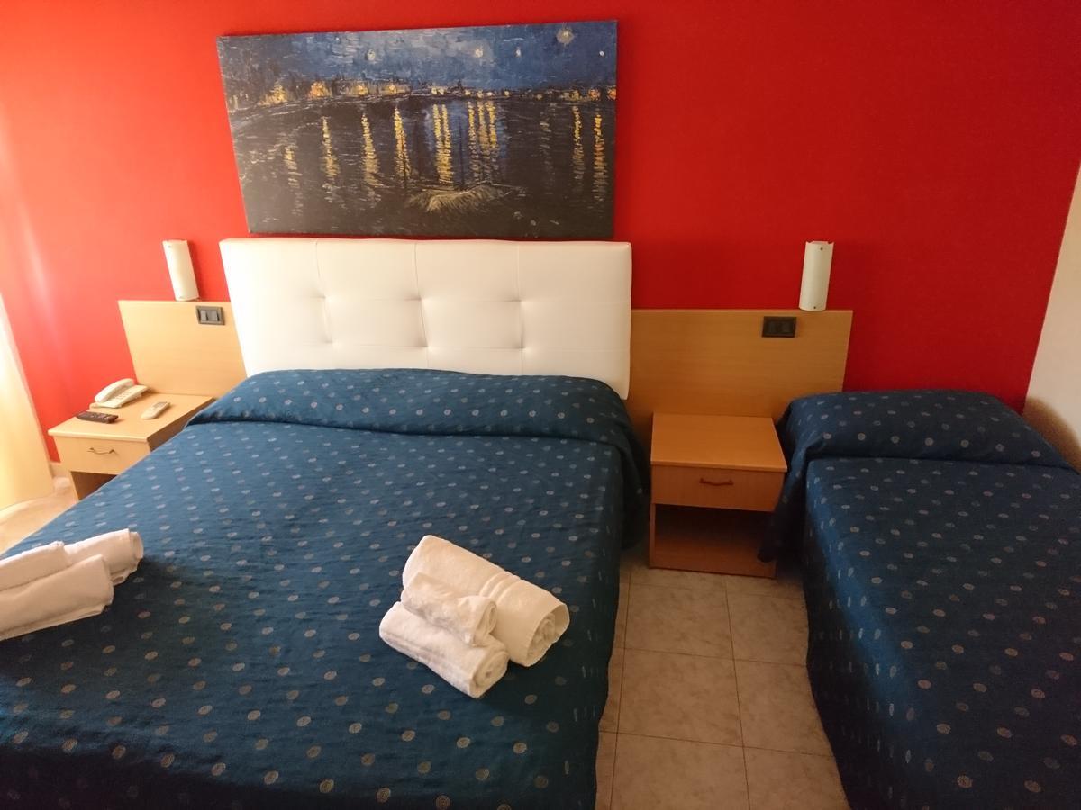 פורטו צ'זראו Hotel Il Riccio מראה חיצוני תמונה