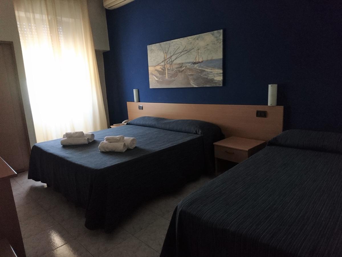 פורטו צ'זראו Hotel Il Riccio מראה חיצוני תמונה