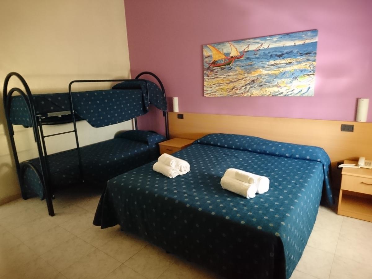 פורטו צ'זראו Hotel Il Riccio מראה חיצוני תמונה