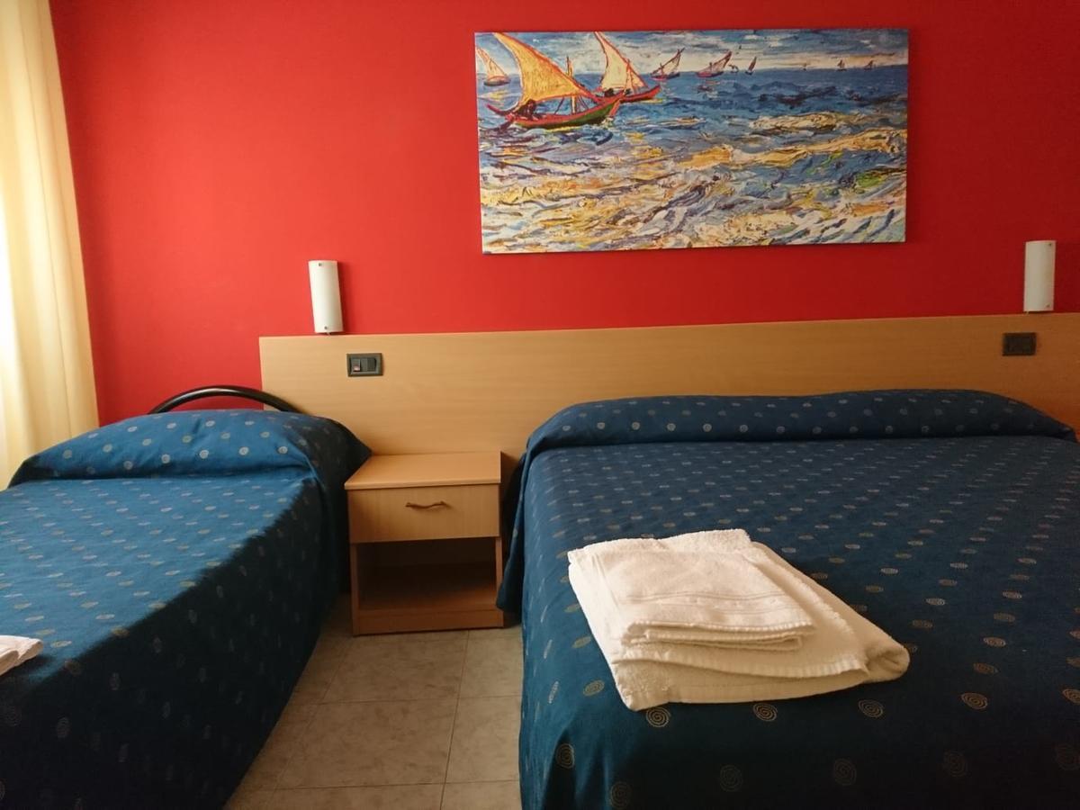 פורטו צ'זראו Hotel Il Riccio מראה חיצוני תמונה