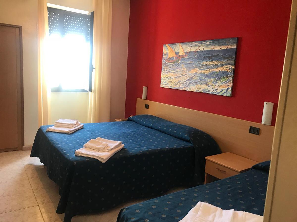 פורטו צ'זראו Hotel Il Riccio מראה חיצוני תמונה