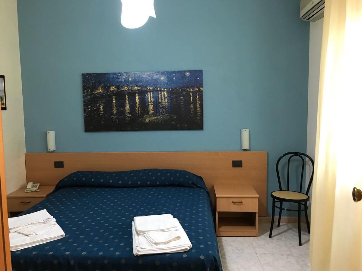 פורטו צ'זראו Hotel Il Riccio מראה חיצוני תמונה