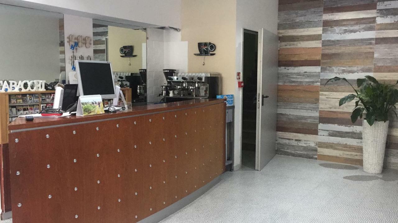 פורטו צ'זראו Hotel Il Riccio מראה חיצוני תמונה